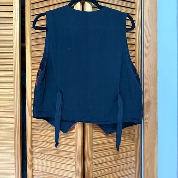 Colorful Patterned wool Vest - Picture 3 of 5